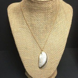 Cutaway Seashell Pendant Necklace Delicate Gold Iridescent Retro BoHo